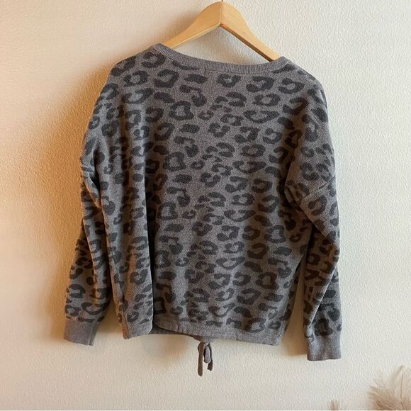 Barefoot dreams pullover sweater in grey cheetah print size S - Picture 4 of 6